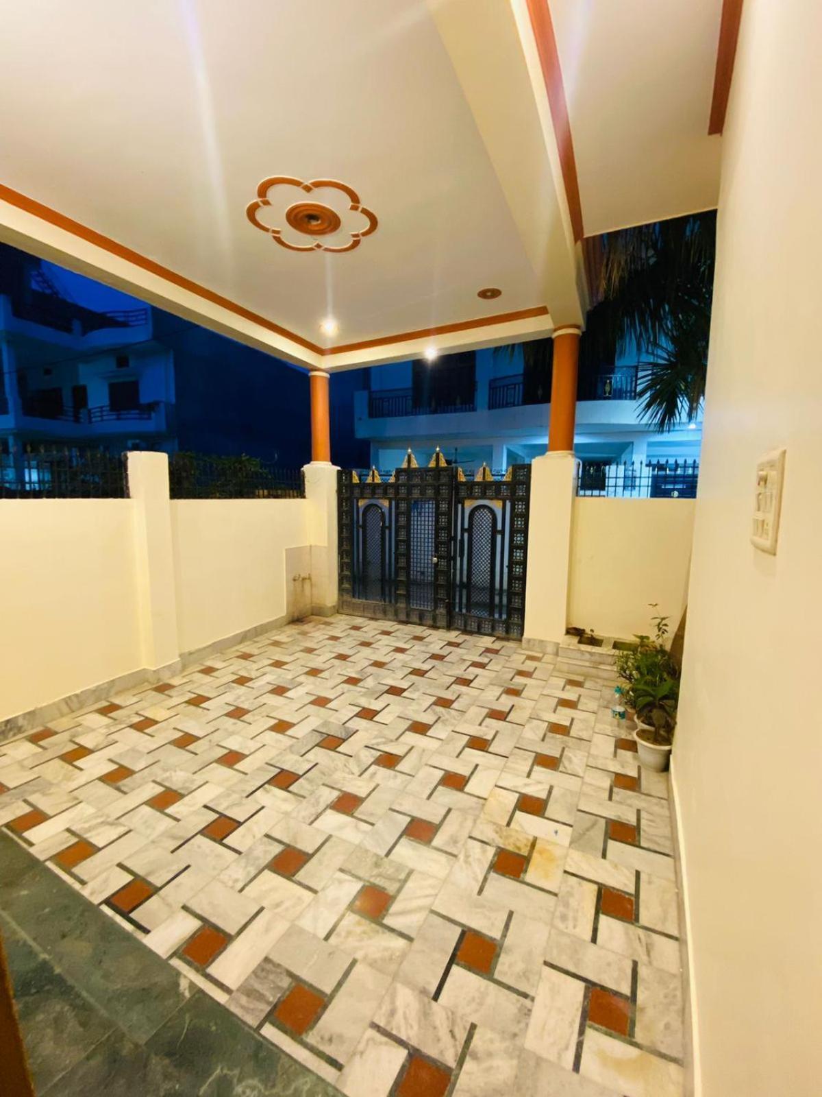 Rudra_HomeStay Varanasi Exteriör bild